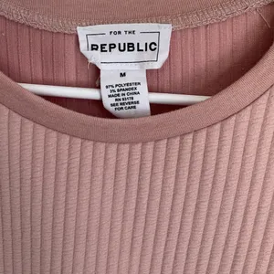 For the Republic Pink Sweatshirt‎ size medium thumbnail 2