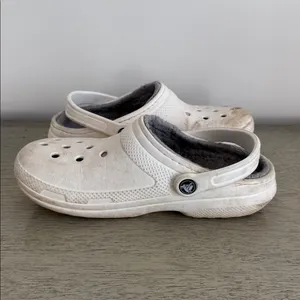 CROCS White Fur Lined Shoes Size 7 thumbnail 3