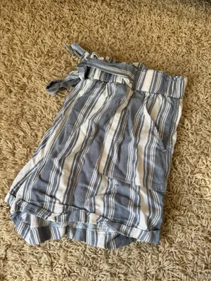 Old Navy Linen Shorts thumbnail 2