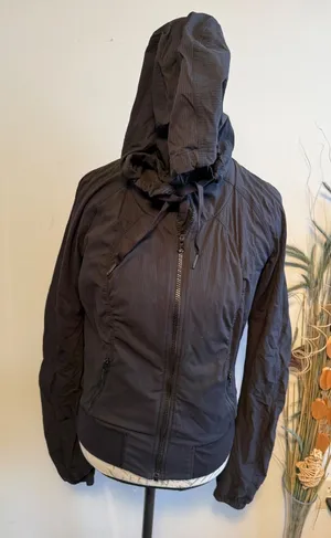 Lululemon dance studio Textured Hooded Full Zip Athletic Jacket Size‎ 8 Logo thumbnail 1