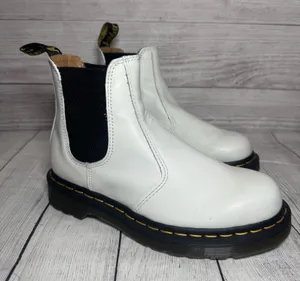 Dr Martens 2976 White Leather Chelsea Boot Women Yellow Stitch 26228100 SZ 6 thumbnail 1