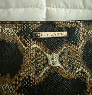 Kelly Wynne crossbody thumbnail 3