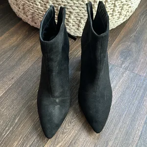 Pretty little thing pointed Boots thumbnail 2