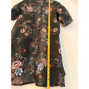 American‎ Eagle Floral Kimono Womens Medium Black Sheer Lace Trim Chiffon Wrap thumbnail 3