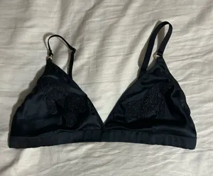 Victoria's Secret Black Satin Very Sexy Embroidered Triangle Bralette Size XL thumbnail 1