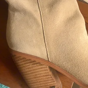 Sam Edelman Beige Heeled with side zippers Boots! thumbnail 8