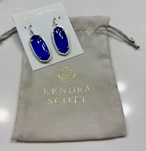 Kendra Scott Drop Earrings thumbnail 1