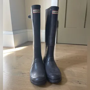 Hunter Original Tall Rain Boots (Dark Purple, Size 10) thumbnail 2