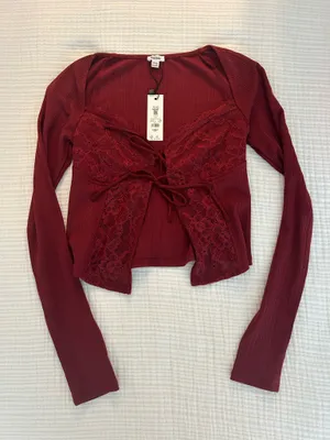 Garage Flyaway Lace Rib Top Cabernet thumbnail 1