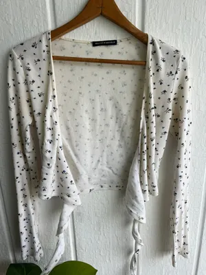 Brandy Melville Wrap Top thumbnail 4
