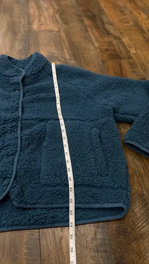 Dip Women’s Blue Fuzzy Sherpa Fleece Jacket, Snap Closure, Size Large thumbnail 4