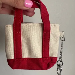 GAP Logo TOTE Bag Charm Red & White NEW thumbnail 2
