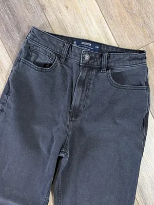 Hollister Ultra High-Rise 90s Straight Jeans In Washed Black thumbnail 5
