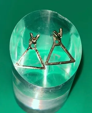 Triangle earrings Gold thumbnail 1