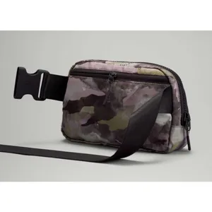Lululemon Everywhere Crossbody Belt Bag,Heritage Camo Wash,Juniper Green& Blac thumbnail 3