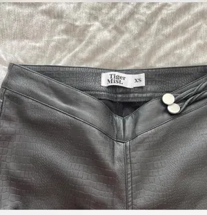 Tiger Mist Leather Pants Black thumbnail 4