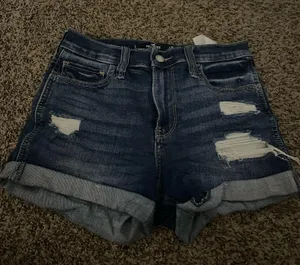 Hollister Shorts thumbnail 1