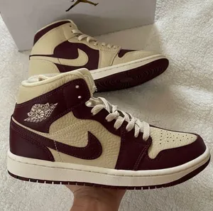 Nike Air Jordan thumbnail 1