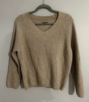 tan cropped sweater thumbnail 1