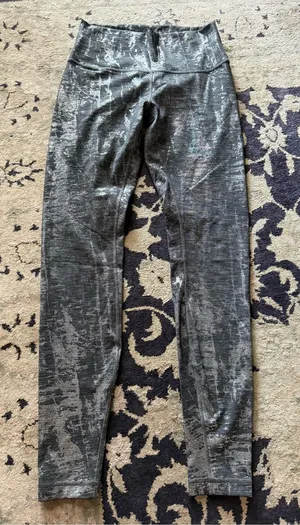 Lululemon Wunder Under High-Rise Leggings Size 6 thumbnail 1