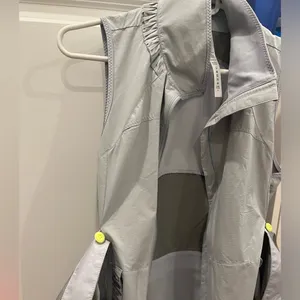 Lululemon Athletica Gray Lightweight Jacket thumbnail 3