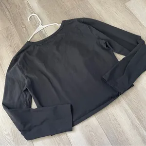 Taylor Swift Tshirt 1989 long sleeve crop womens Black (size 2xl) casual music thumbnail 4