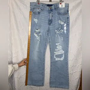 Aeropostale Boyfriend Flare/ Wide Leg Distressed Jeans Light Wash Women’s 14R thumbnail 2