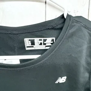 New Balance Top Women Size Small Long Sleeve Black Base Layer Thermal‎ Athletic thumbnail 2