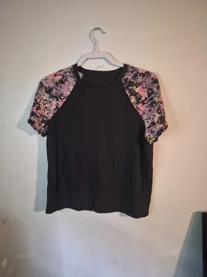 Lululemon Waterside Relaxed UVP Shirt thumbnail 2