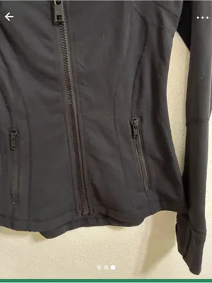 Lululemon Black Zip-Up Jacket - Sleek Fitted Style 4 thumbnail 3