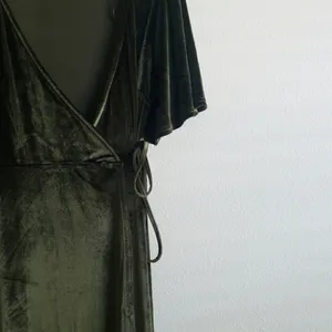 Baltic Born Katelyn Velvet Wrap Maxi Dress New Without Tags thumbnail 7