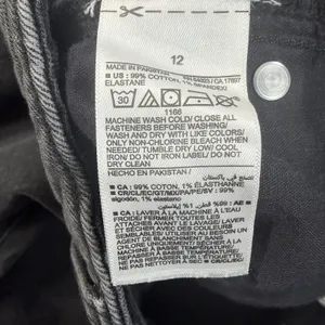 Old Navy Women's Size 12 High Rise O.G. Loose Fit Black Denim Jeans thumbnail 6