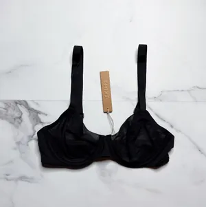 NWT Skims No Show Molded Unlined Demi Bra thumbnail 2