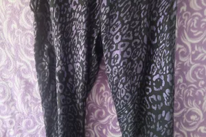 Victoria's Secret leopard print leggings in black and purple size 16/170/86a (XL). thumbnail 3