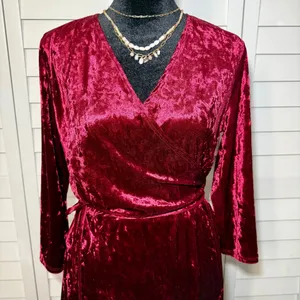 Burgundy Crushed Velvet Long Sleeve Faux‎ Wrap Dress thumbnail 4
