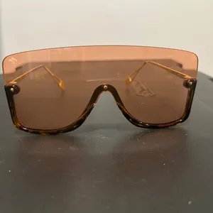 Tortoise Shell Sunglasses Brown thumbnail 2