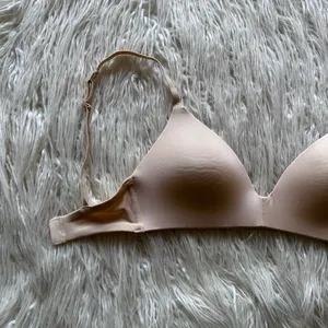 Skims Wireless Lightly Lined Bra Sand Size 30B thumbnail 2