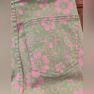 ZARA Green & Pink Floral Print Flare Cropped‎ Stretch Denim Jeans Y2k Size 4 thumbnail 11