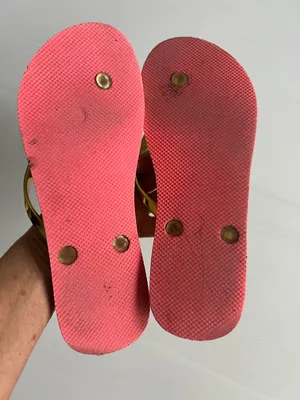 Lilly Pulitzer Gold-Strap Floral Pattern Flip Flops thumbnail 2