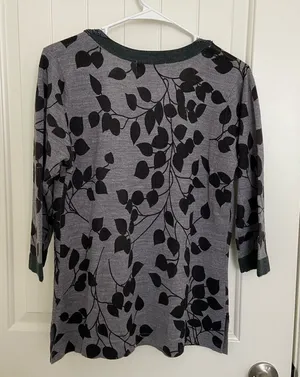 EUC | Vintage C.D. petites women’s floral beaded neck acrylic‎ sweater large thumbnail 1