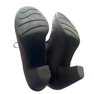 Clarks Indigo Women's‎ Size 8.5 M Brown Leather 3 Inch Heel Tie Ankle Booties thumbnail 7