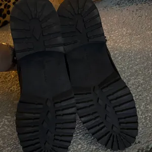 Zara Black Ankle Boots with Chain Accents thumbnail 12