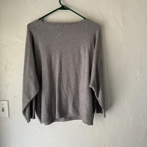 Aaeda Gray Floral Fuzzy‎ Appliqué Sweater Top XL Drop Shoulder Soft Cozy thumbnail 9