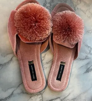 Cozy Pink Pom-Pom Slippers B04 thumbnail 1