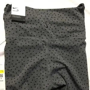 Nike • Yoga Polka Dot Black and Grey High Waisted Size Small thumbnail 6