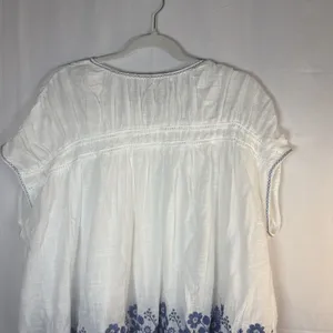 Max Studio London White Floral Sleeveless Top Size Medium NWT thumbnail 11