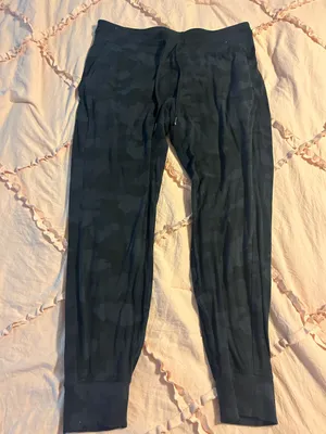Lululemon Joggers thumbnail 1