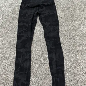 Black Camouflage Leggings thumbnail 2