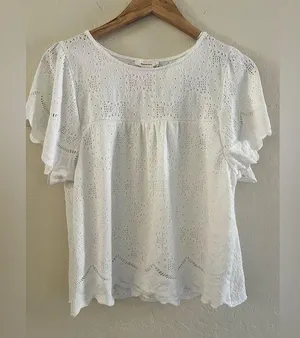 URBAN 🩷 Romantics Top sz M thumbnail 1