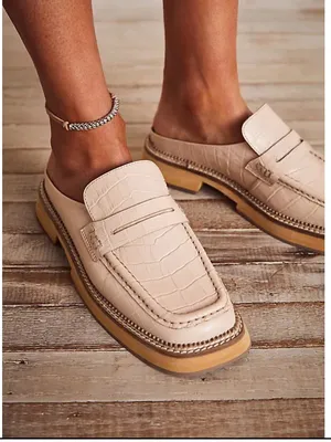Free People Lilith Loafer Mules Cream Crocodile Print Women’s Size 40 thumbnail 3